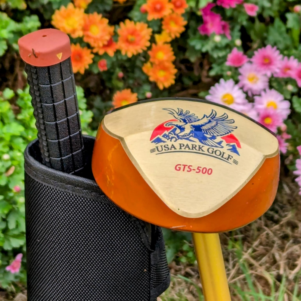 GTS-500 USA Park Golf golf club. Wooden head in beige and light brown.